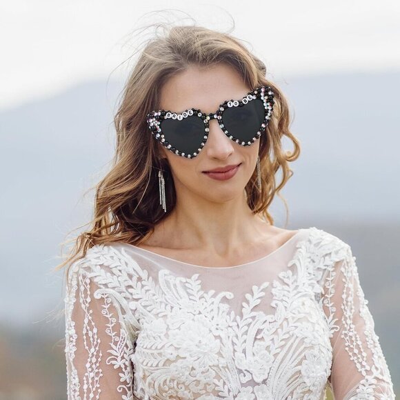 ?Women Black Heart Sunglasses Bride to Be Bachelorette Party Bride Sunglasses main image 4